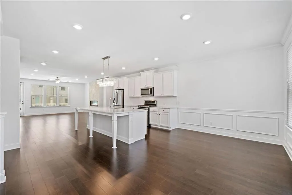 Doraville, Georgia 30360, United States, 4 Bedrooms Bedrooms, ,4 BathroomsBathrooms,Residential,Active,146917