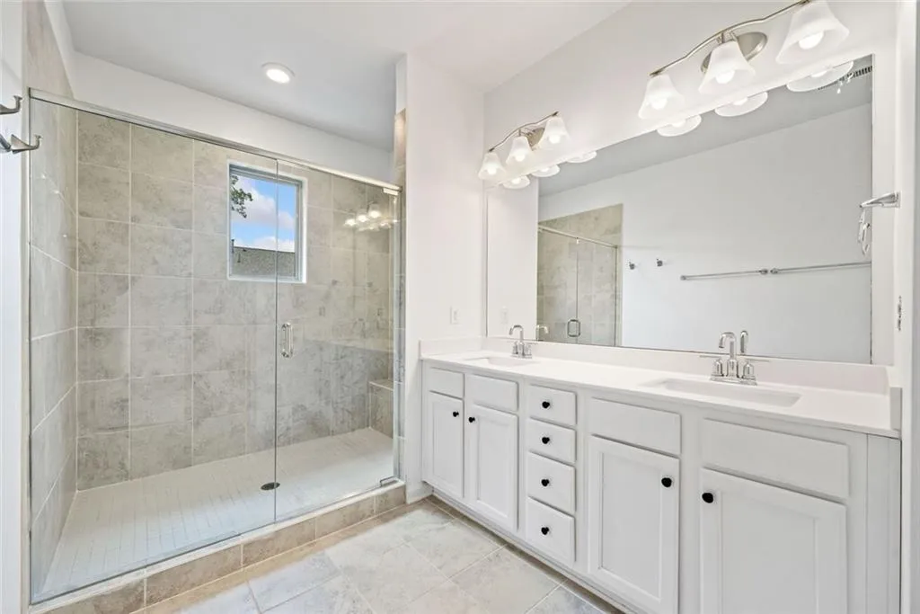 Doraville, Georgia 30360, United States, 4 Bedrooms Bedrooms, ,4 BathroomsBathrooms,Residential,Active,146917