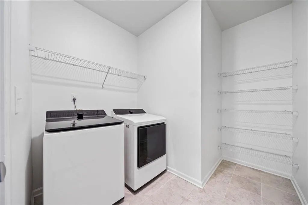 Doraville, Georgia 30360, United States, 4 Bedrooms Bedrooms, ,4 BathroomsBathrooms,Residential,Active,146917