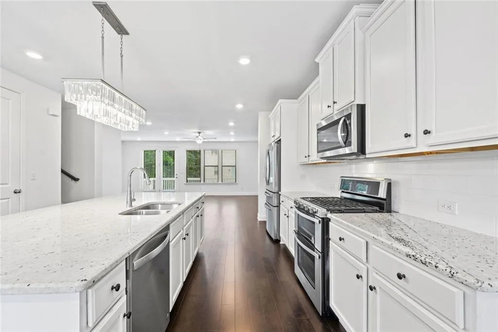 Doraville, Georgia 30360, United States, 4 Bedrooms Bedrooms, ,4 BathroomsBathrooms,Residential,Active,146917