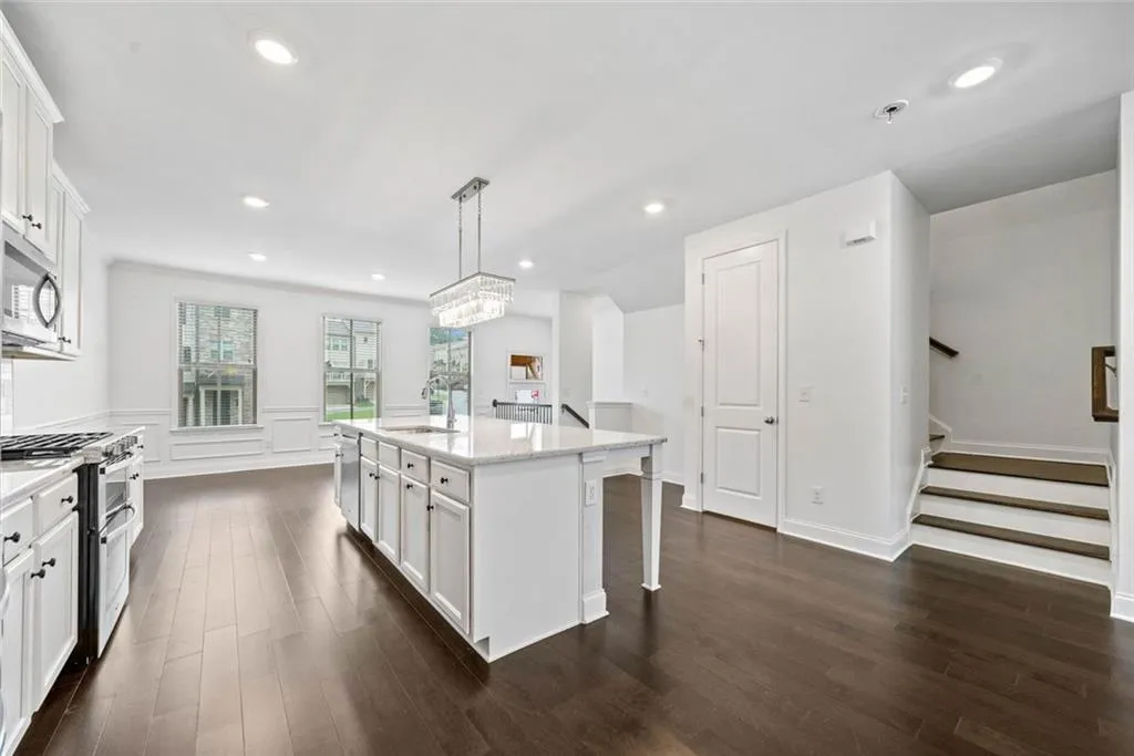 Doraville, Georgia 30360, United States, 4 Bedrooms Bedrooms, ,4 BathroomsBathrooms,Residential,Active,146917