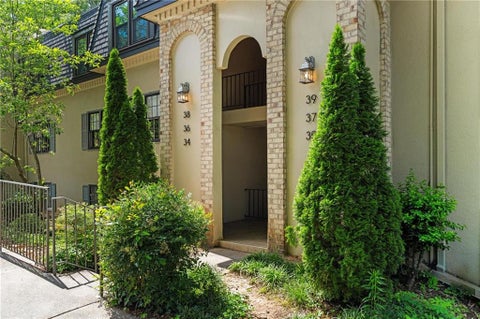Condo For Sale - 34 Chaumont Square<br/> Fulton County, Atlanta, GA 30327