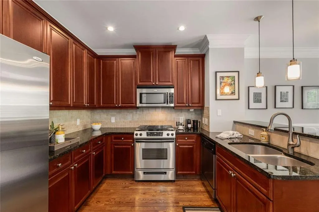 Atlanta, Georgia 30319, United States, 1 Bedroom Bedrooms, ,2 BathroomsBathrooms,Residential,Active,160678