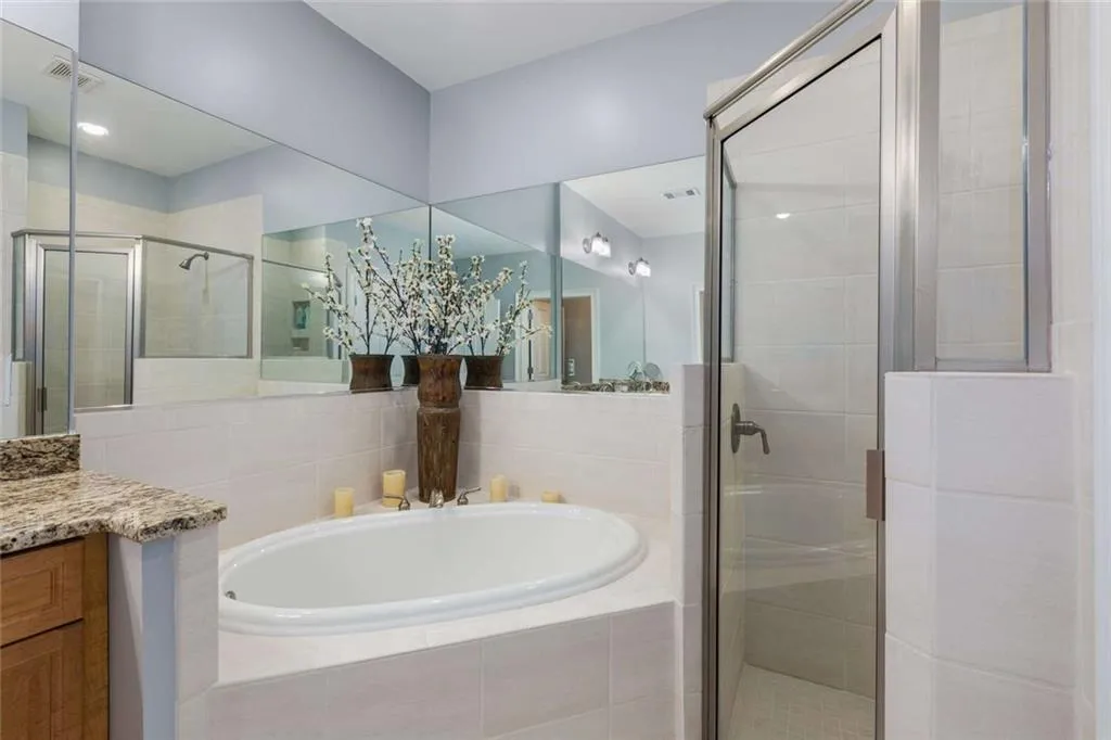 Atlanta, Georgia 30319, United States, 1 Bedroom Bedrooms, ,2 BathroomsBathrooms,Residential,Active,160678