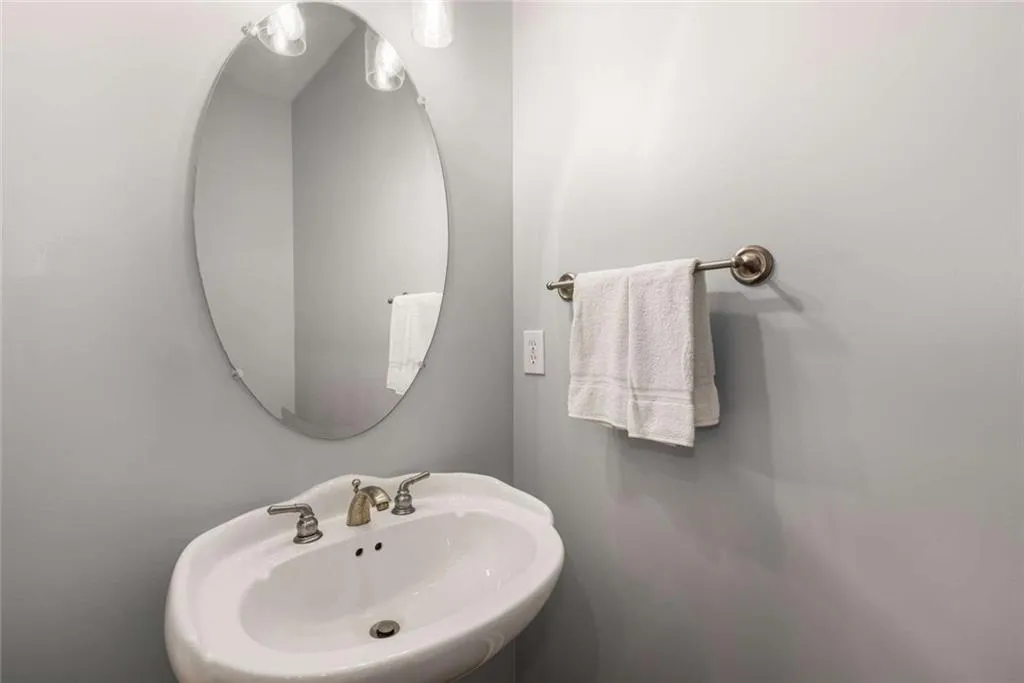 Atlanta, Georgia 30319, United States, 1 Bedroom Bedrooms, ,2 BathroomsBathrooms,Residential,Active,160678