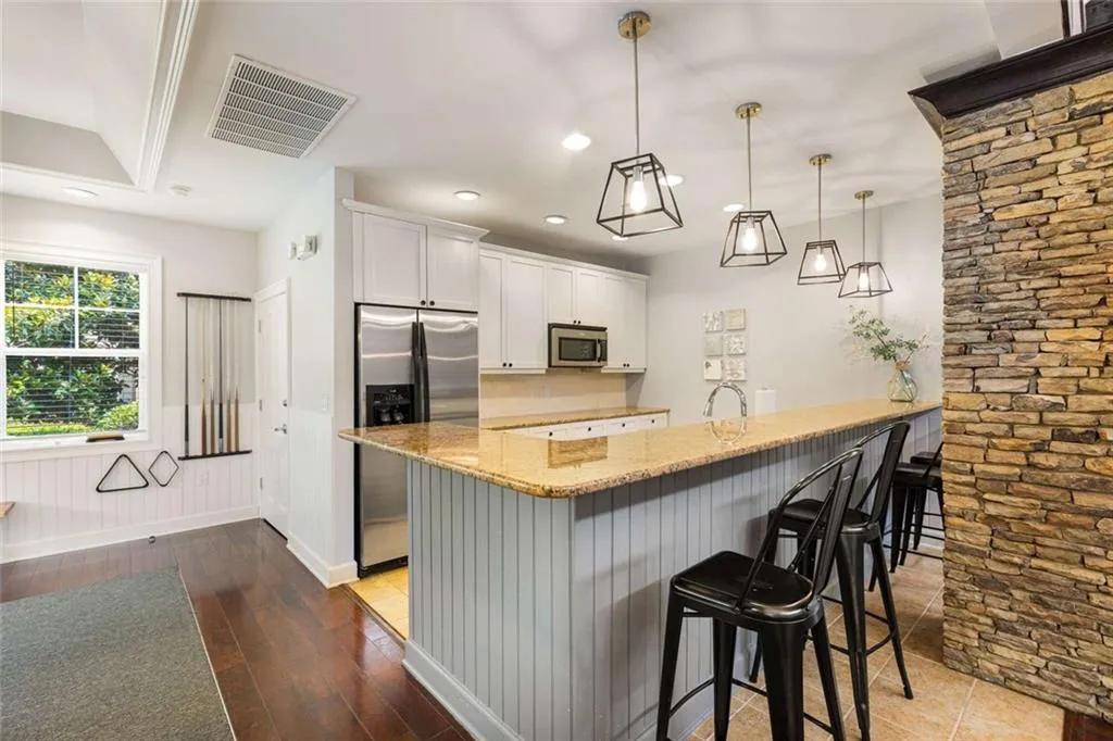 Atlanta, Georgia 30319, United States, 1 Bedroom Bedrooms, ,2 BathroomsBathrooms,Residential,Active,160678