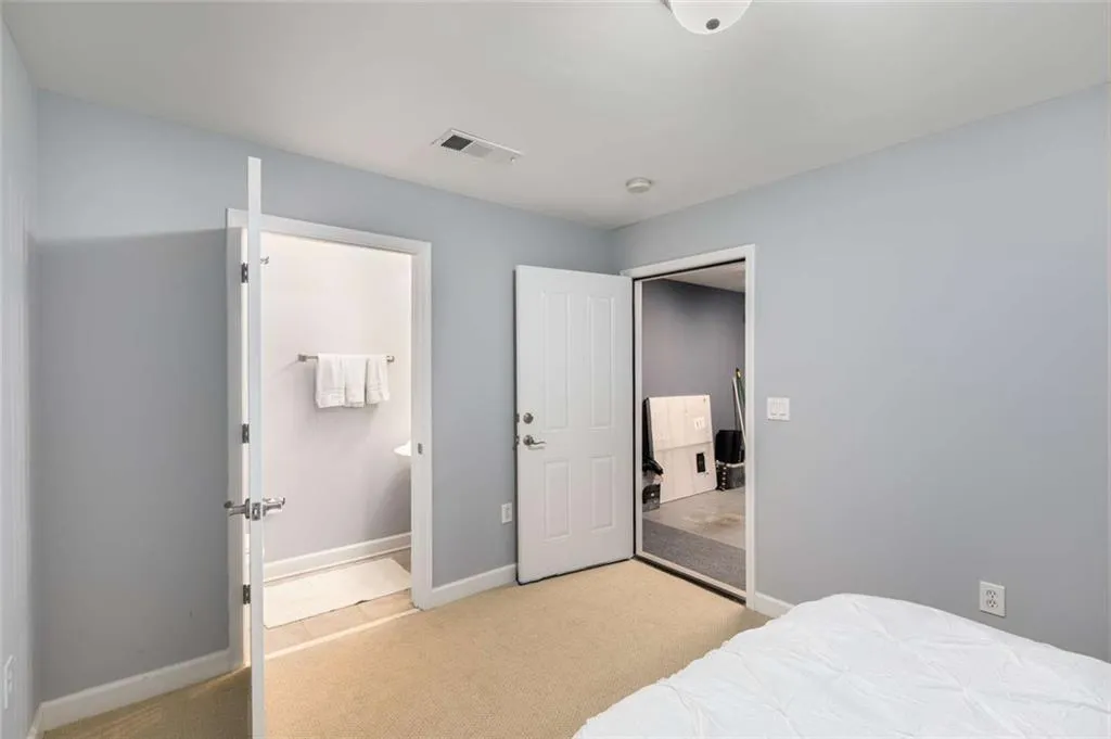 Atlanta, Georgia 30319, United States, 1 Bedroom Bedrooms, ,2 BathroomsBathrooms,Residential,Active,160678