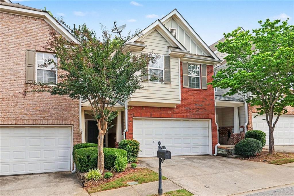 372 Creek Manor