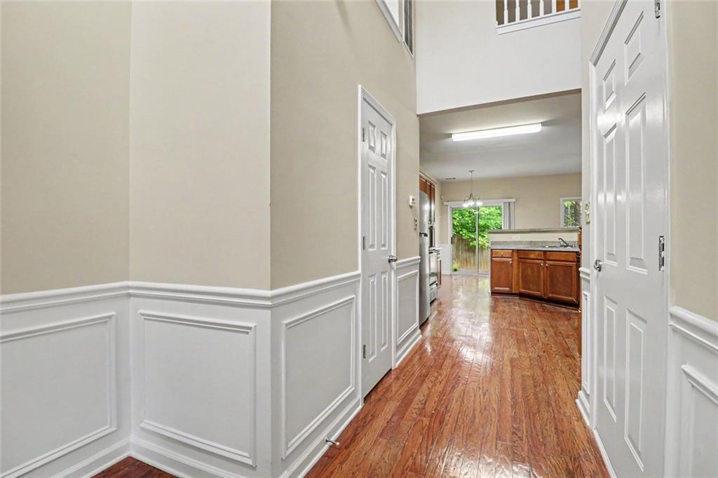 372 Creek Manor