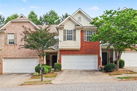 Townhouse For Sale - 372 Creek Manor<br/> Suwanee, GA 30024