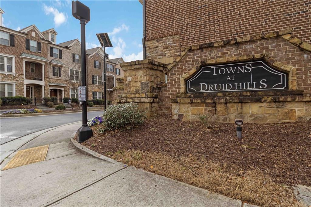 1437 Druid Manor Boulevard NE