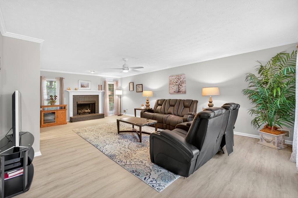 180 Timber Oak Cove