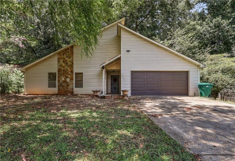 Homes For Sale - 377 Sir William Court<br/> Jonesboro, GA 30238