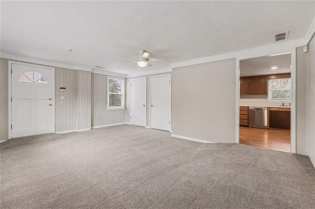 558 Dorsey Circle SW