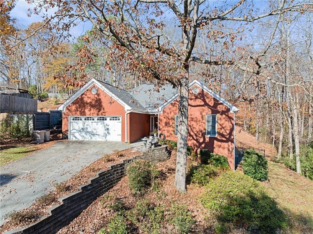 Photo of 6229 Ivy Springs Drive, Flowery Branch, GA 30542 (MLS # 7685093)