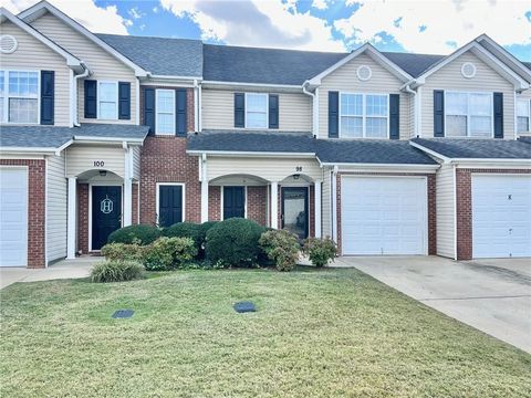 Townhouse For Sale - 98 Eagle Glen Drive<br/> Cartersville, GA 30121