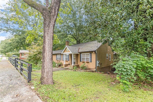 2492 MAPLE ST, ATLANTA, GA 30344 - Image 4433822bf0b5f2ed12c8fc4a6437cdcd/3882604717