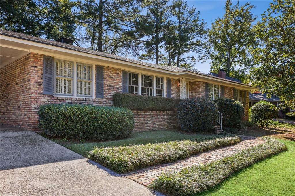 200 Evelyn Street NW