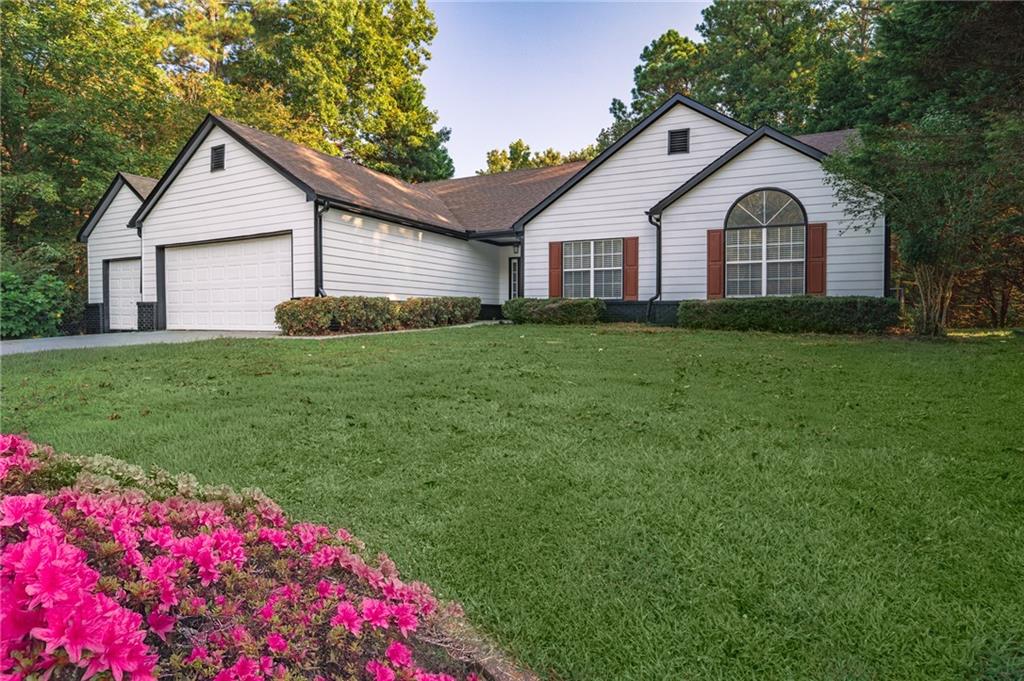 Charming Ranch-Style Home in Cherokee County right next to Lake Allatoona!
Welcome to this stunning 3-bedroom, 2-bathroom ranch-style home, perfectly situated on nearly 1 acre in beautiful Cherokee County! This property offers the ideal blend of comfort and convenience, with spacious living areas and plenty of room to entertain both inside and out. Brand New Paint and Repairs made throughout the property.
Key Features:
3 Bedrooms, 2 Bathrooms.
Expansive 3-Car Garage.
Open concept Family Room with cozy Gas Log Fireplace.
Fully Equipped Kitchen with brand new appliances.
Breakfast/Dining Area perfect for meals with family and friends.
Gorgeous Air-Conditioned Sunroom that brings the outdoors in.
Generously sized Back Deck ideal for relaxing or hosting gatherings.
Located near the serene Lake Allatoona, offering recreational opportunities just moments away
This home is ready for you to move in and make it your own. Don't miss the chance to see it in person—schedule a tour today and experience the warmth and charm this property has to offer!