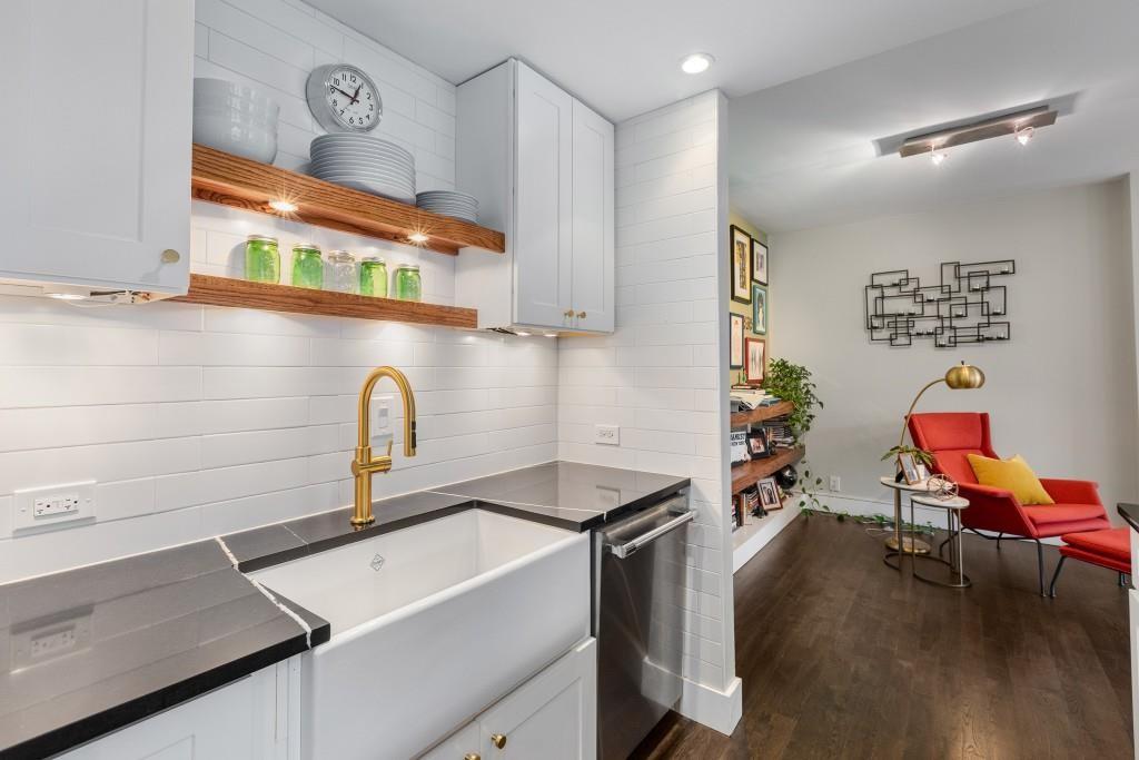 145 15th Street NE 826