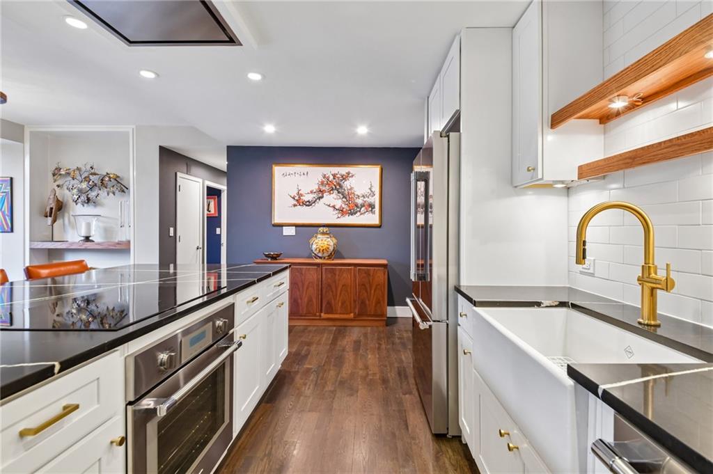 145 15th Street NE 826