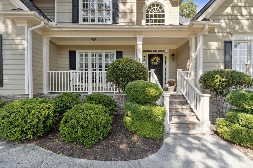 1400 Lamont Circle