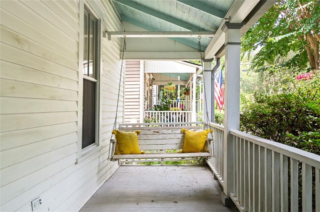 215 ESTORIA Street SE