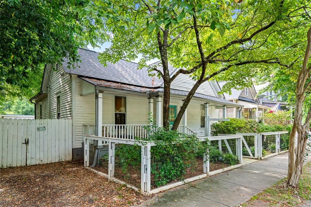 215 ESTORIA Street SE