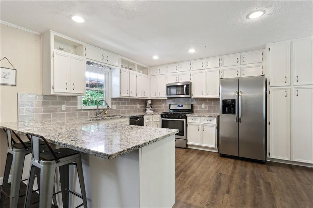 KINGSRIDGE ESTATE - Residential Lease