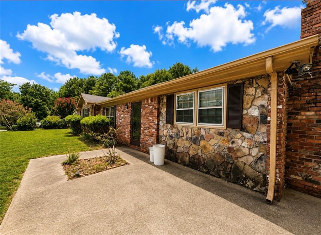 963 Rambling Rose Court NW