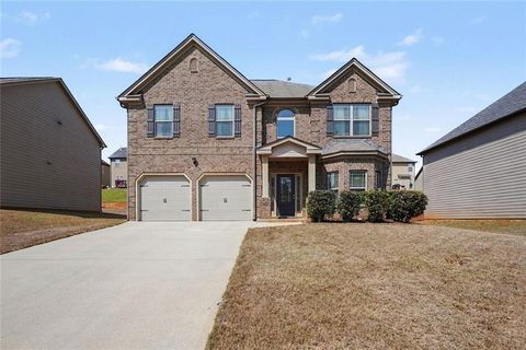 Homes For Sale - 12155 Centerra Drive<br/> Clayton County, Hampton, GA 30228