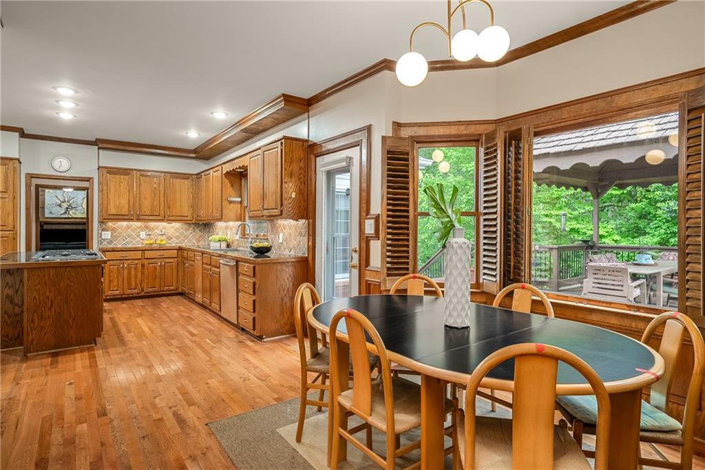 6040 Neely Farm Drive, Peachtree Corners, Georgia image 12