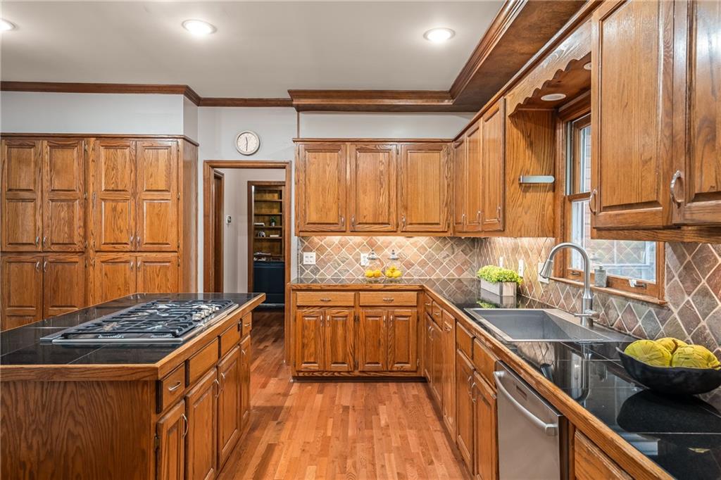 6040 Neely Farm Drive, Peachtree Corners, Georgia image 8