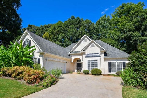 Homes For Sale - 104 Sweetbriar Walk<br/> Stockbridge, GA 30281