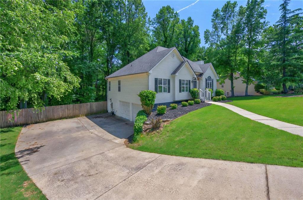 6645 N Glen Drive, Cumming, Georgia image 2