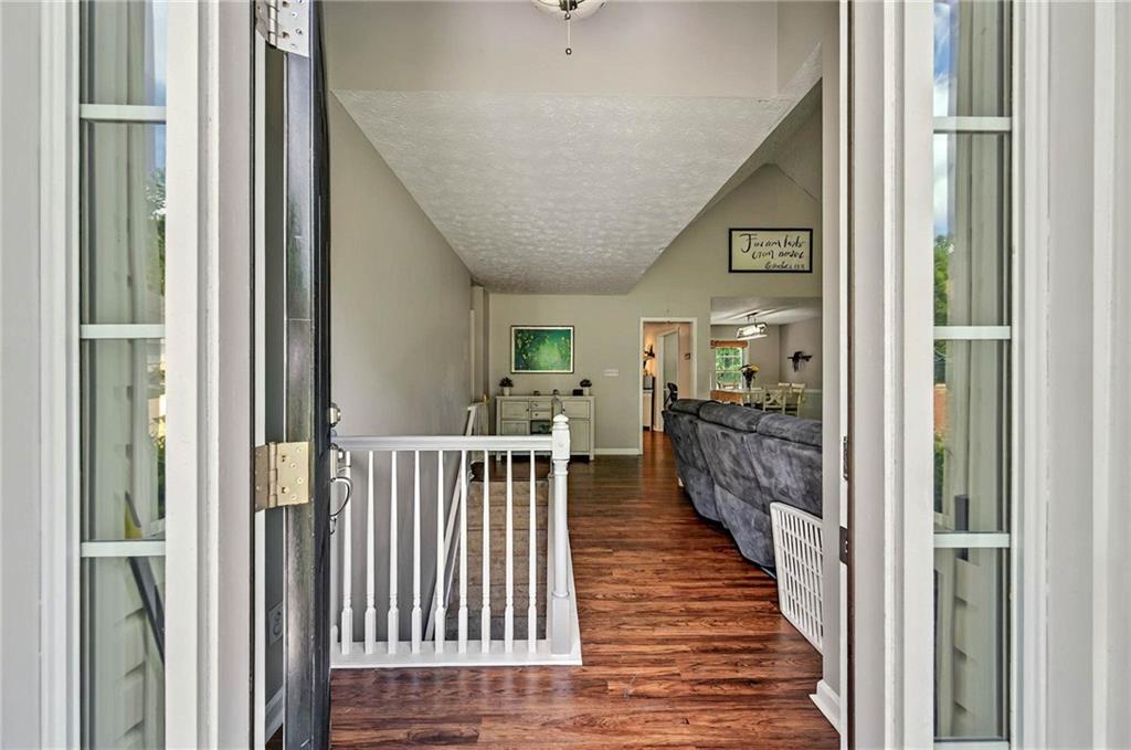 6645 N Glen Drive, Cumming, Georgia image 3