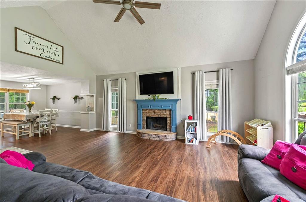 6645 N Glen Drive, Cumming, Georgia image 6