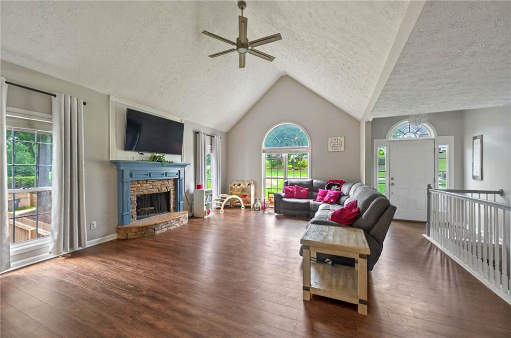 6645 N Glen Drive, Cumming, Georgia image 4