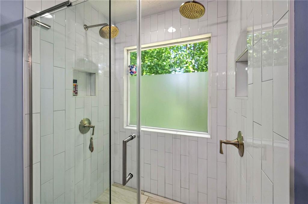 6645 N Glen Drive, Cumming, Georgia image 12