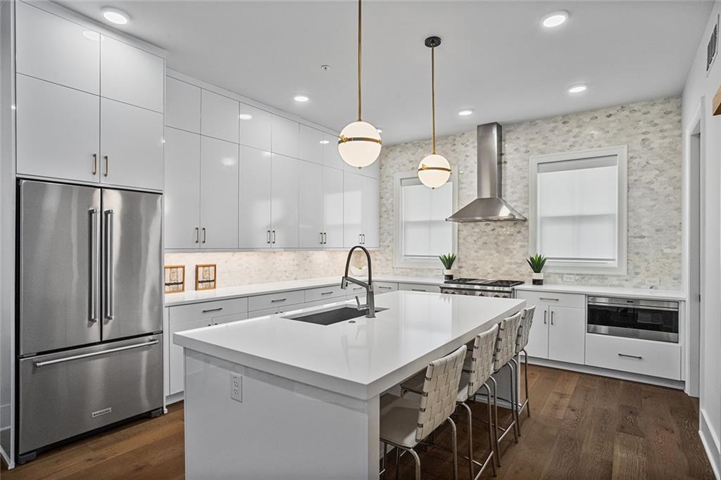 574 Boulevard Place #12