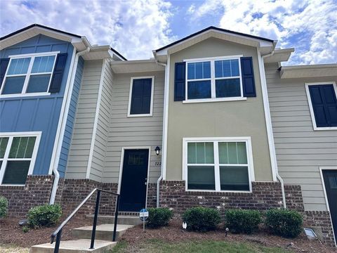 Townhouse For Sale - 722 Keeshono Street<br/> Union City, GA 30291