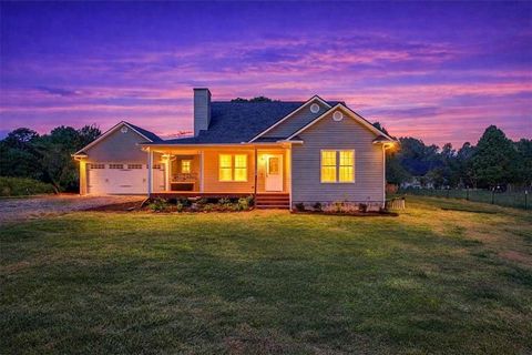 Homes For Sale - 5283 Grant Road<br/> Gainesville, GA 30506