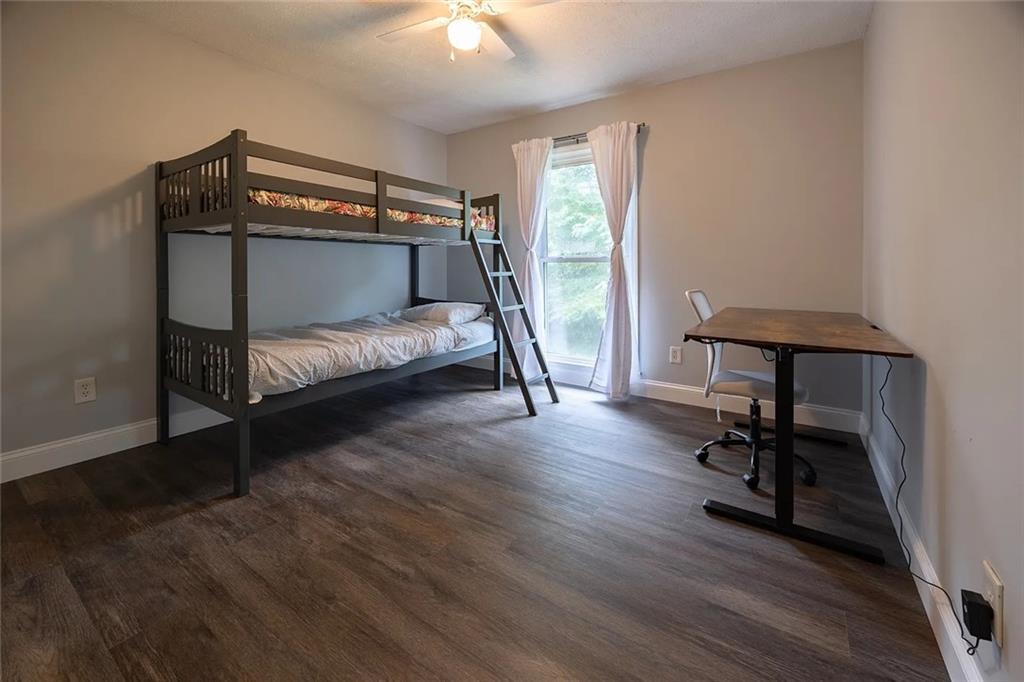 HE MEADOWS - Residential Lease