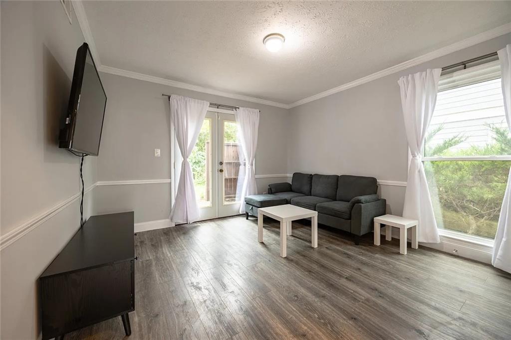 HE MEADOWS - Residential Lease