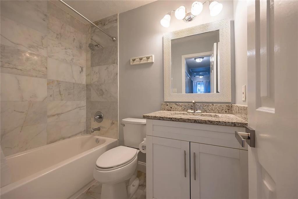 HE MEADOWS - Residential Lease