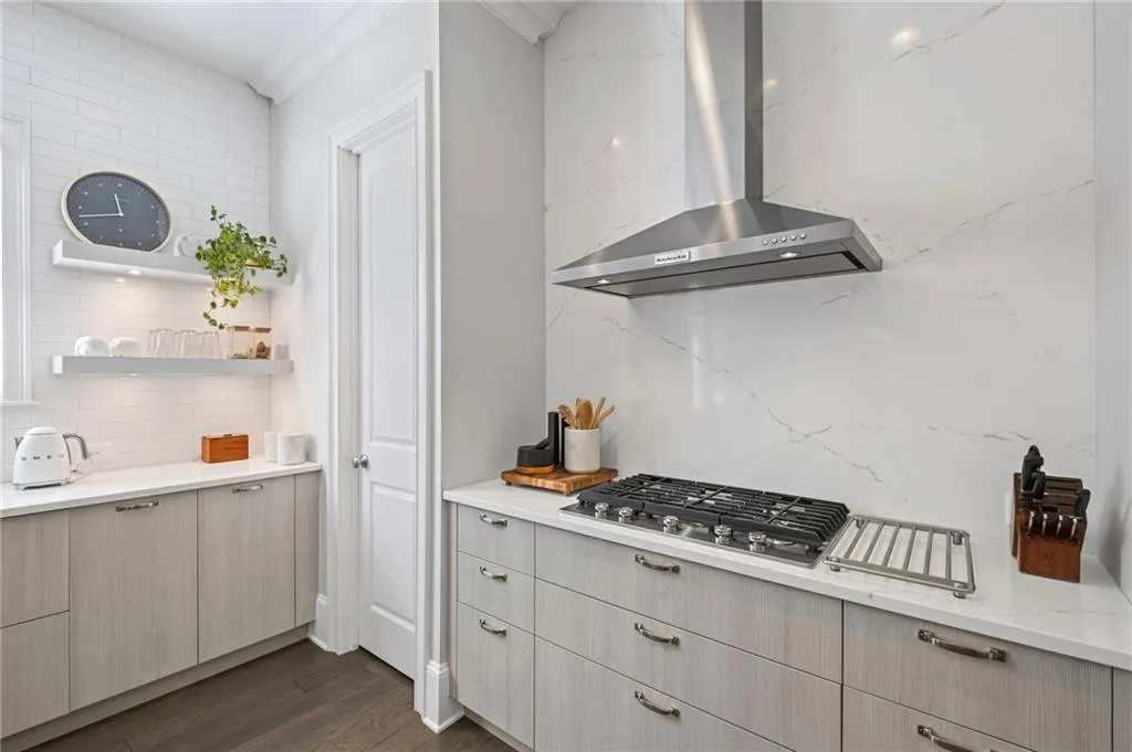 Milton, Georgia 30004, United States, 6 Bedrooms Bedrooms, ,5 BathroomsBathrooms,Residential,Pending,87025