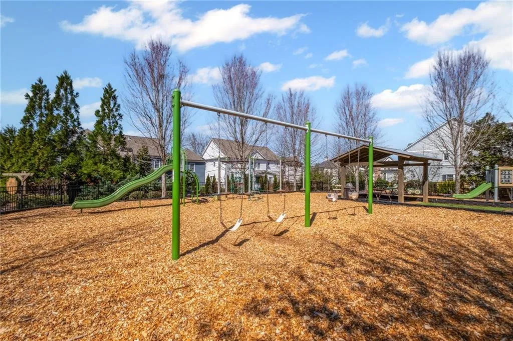 Milton, Georgia 30004, United States, 6 Bedrooms Bedrooms, ,5 BathroomsBathrooms,Residential,Pending,87025