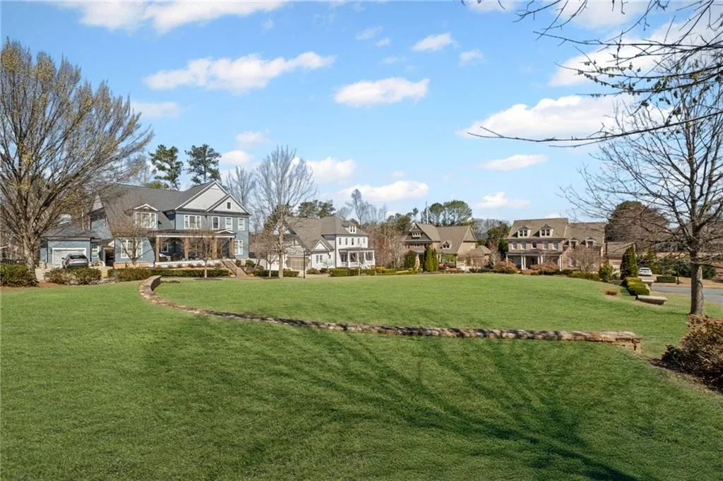 Milton, Georgia 30004, United States, 6 Bedrooms Bedrooms, ,5 BathroomsBathrooms,Residential,Pending,87025