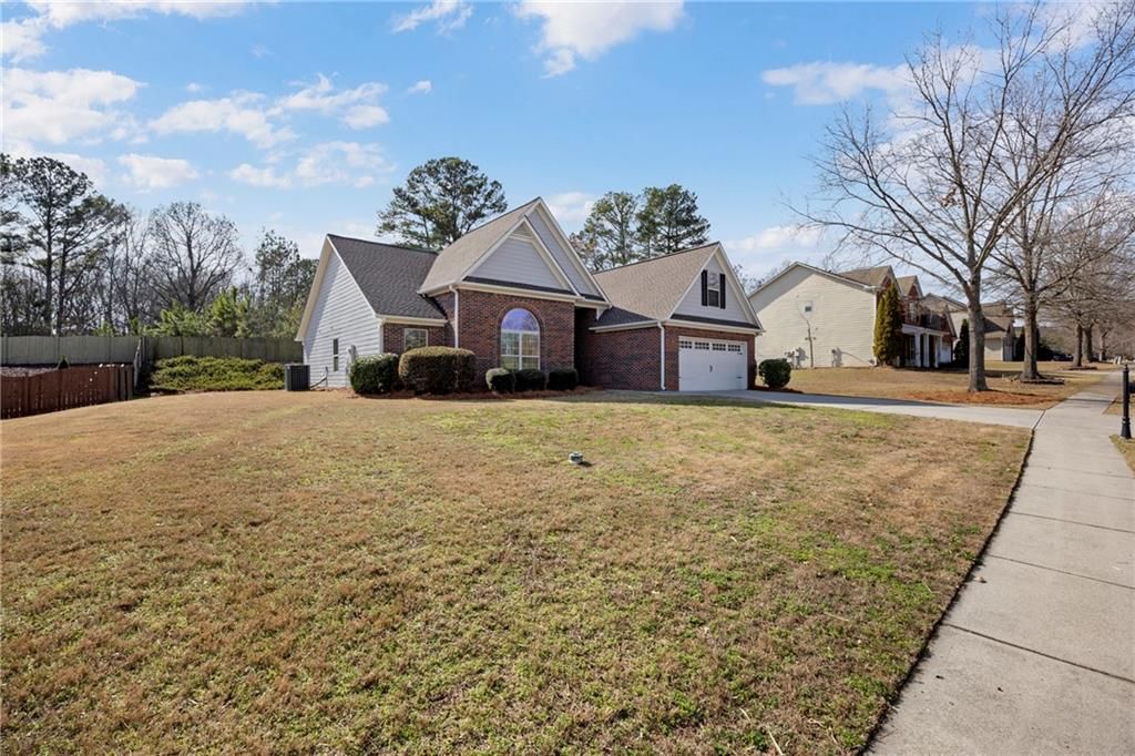 Photo of 738 York View Drive, Auburn, GA 30011 (MLS # 7728518)