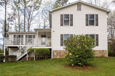 Homes For Sale - 916 Andover Court<br/> Woodstock, GA 30188